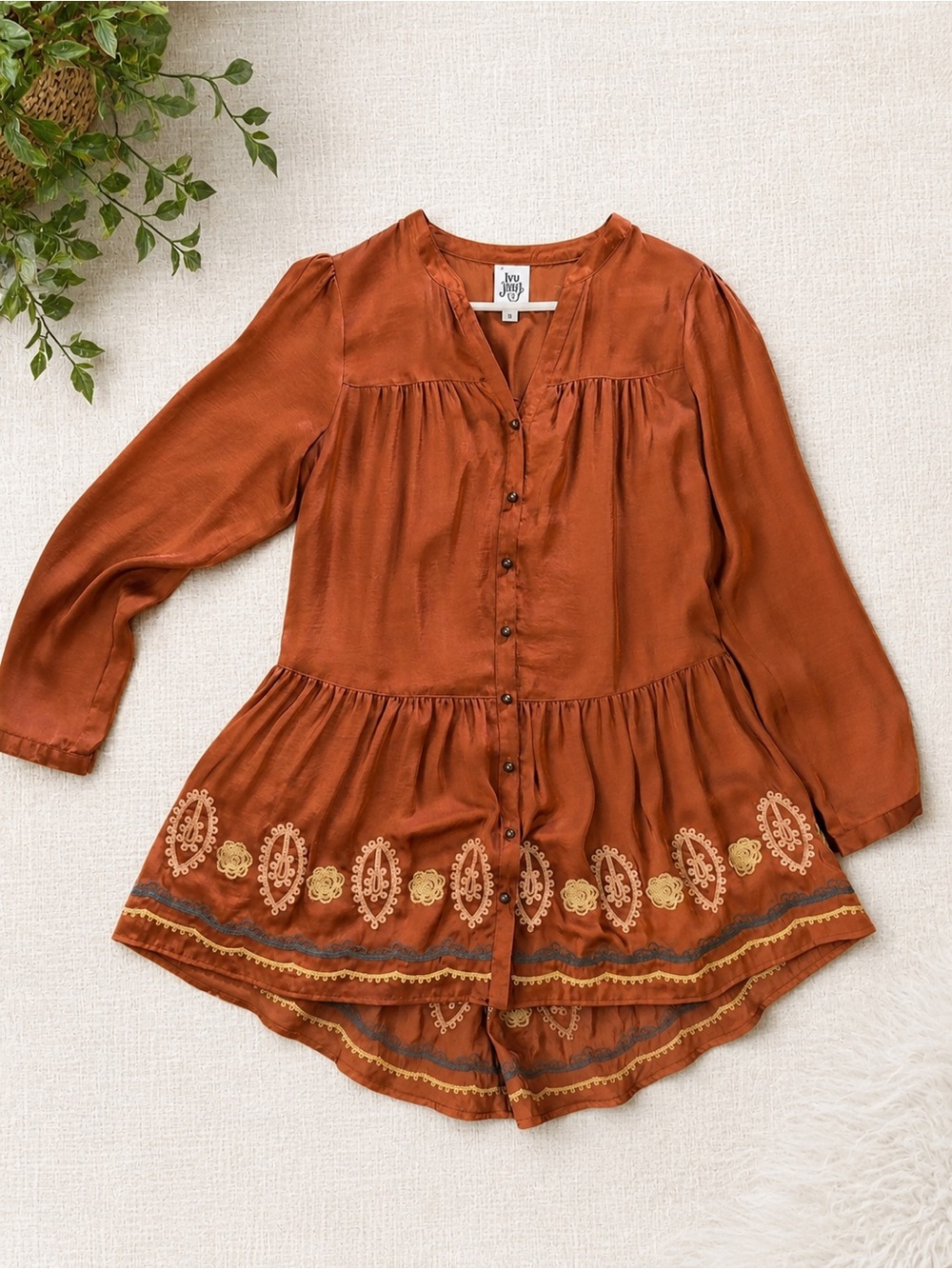 ivy jane Rust Brown Logo Tag Top